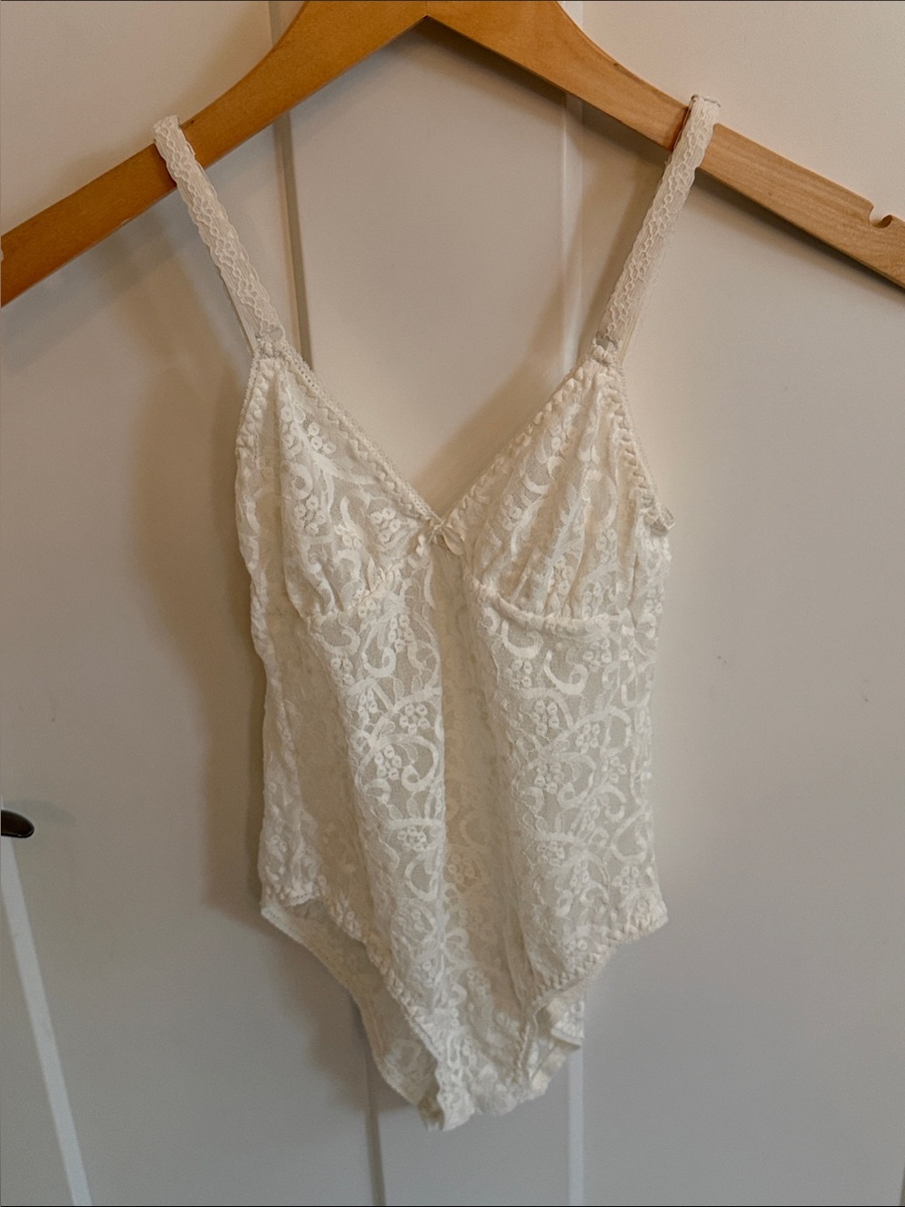 Lace V-Neck Bodysuit in White